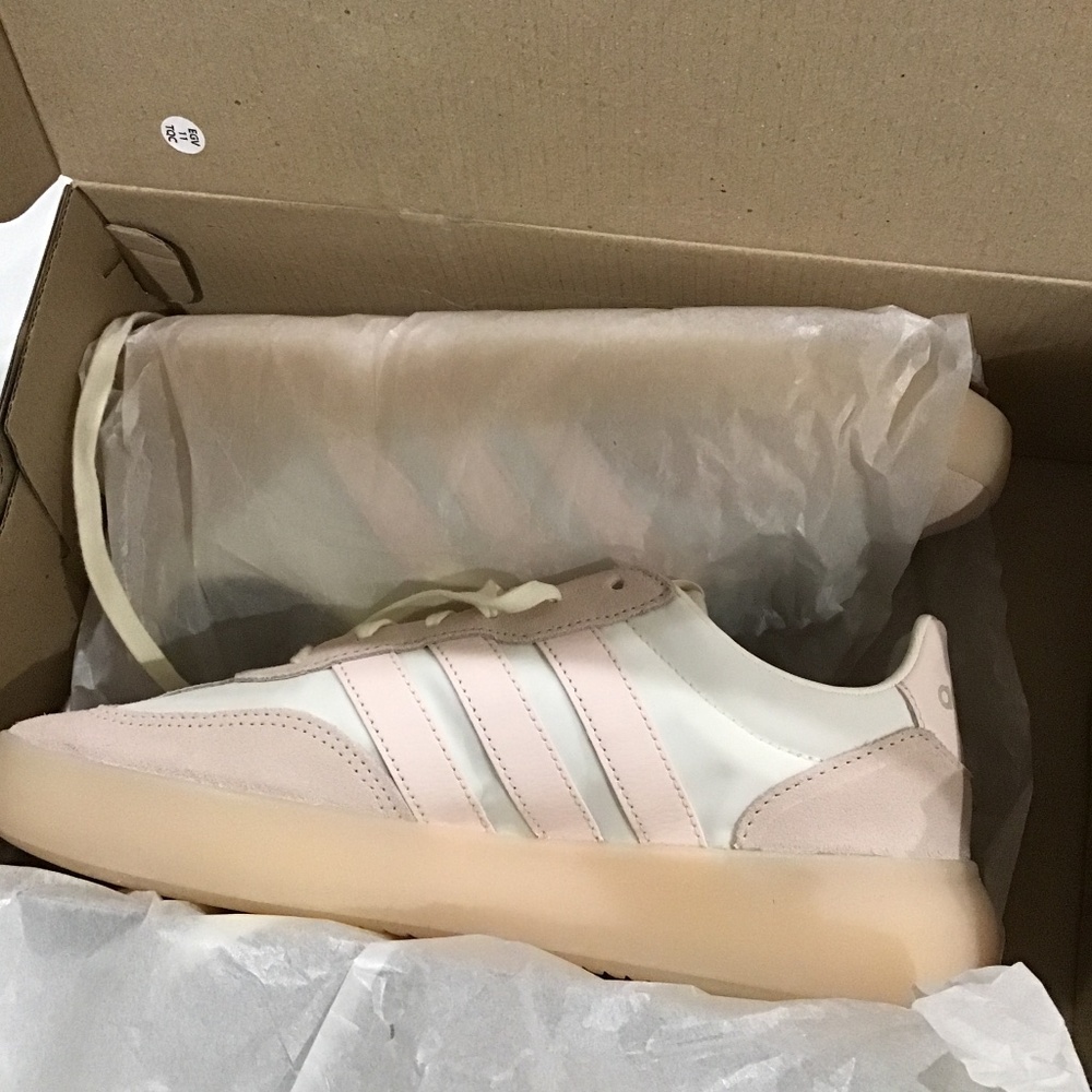 Adidas pink Barrera decode brand new in box